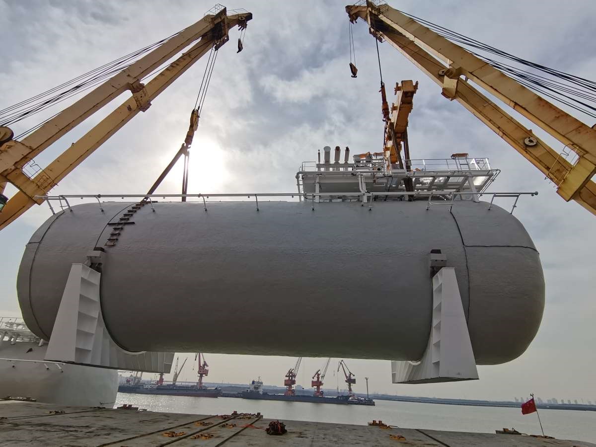 Heavy Lift  Consulting Services-LNG loading