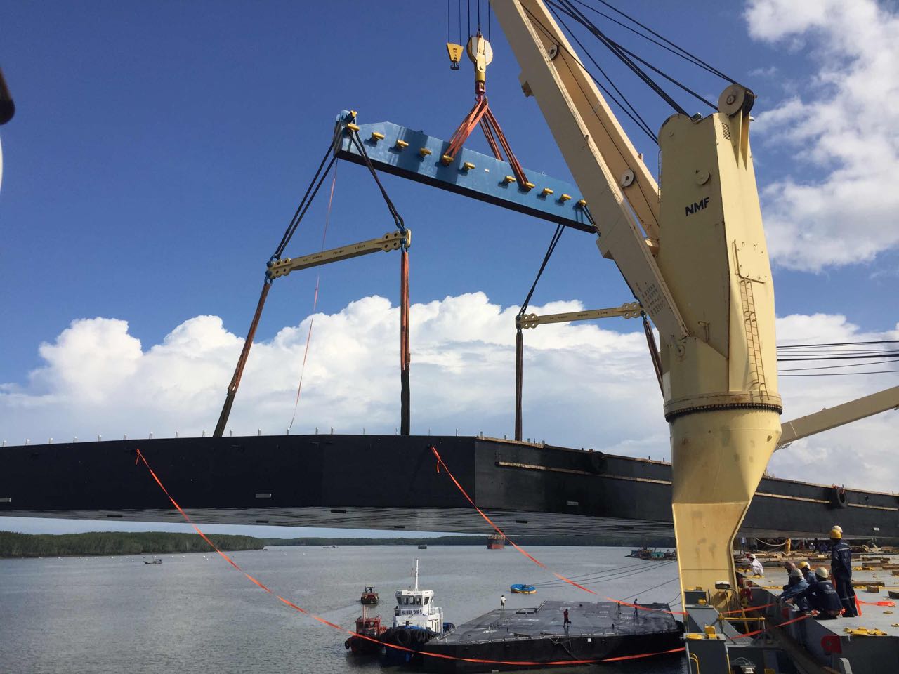 Pontoon loading  340t