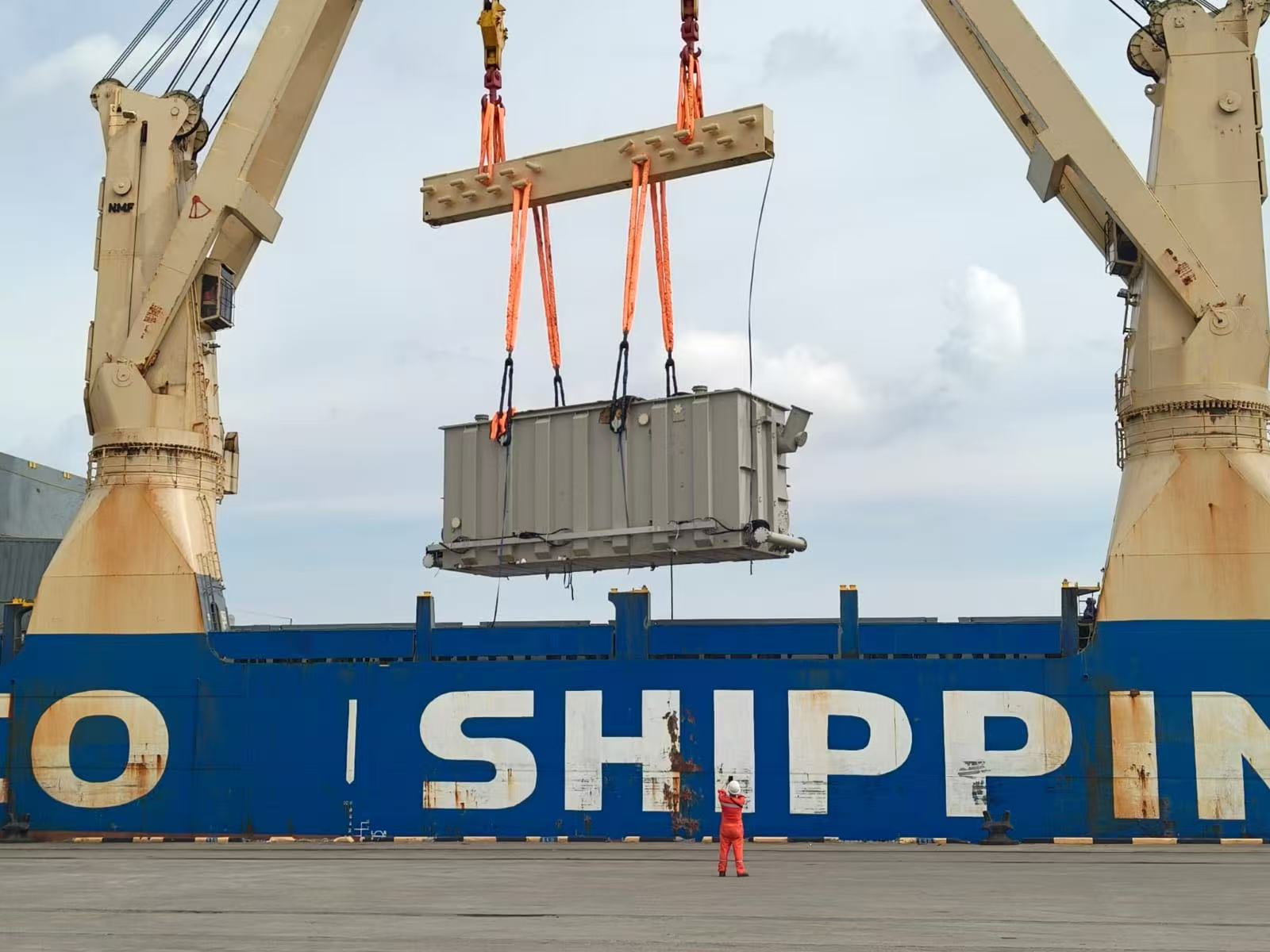 Heavy Lift-320t Transformer