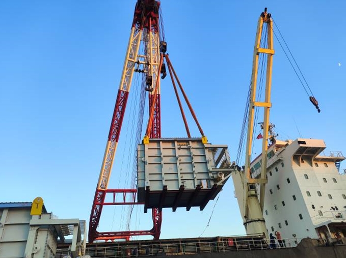 Discharging by Floating Crane Survey