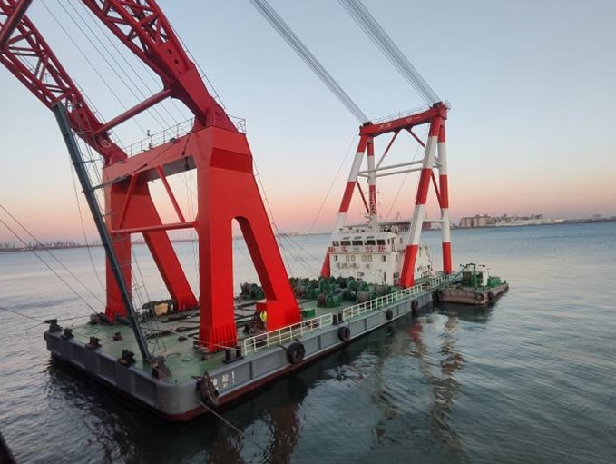 Discharging by Floating Crane Survey