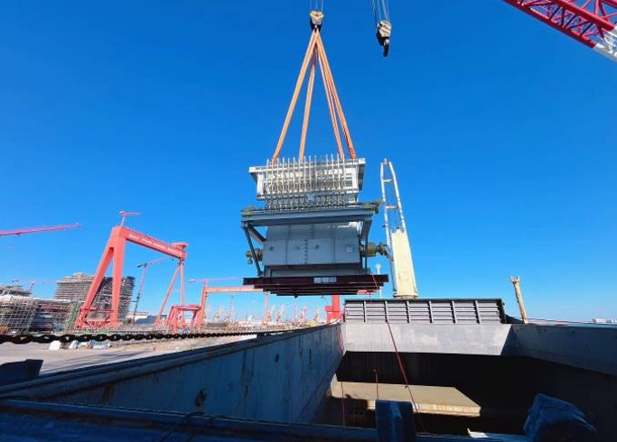 Discharging by Floating Crane Survey
